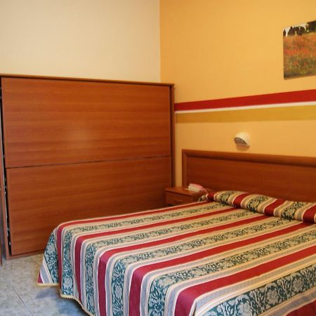 Hotel Dolly Viareggio Kamer foto