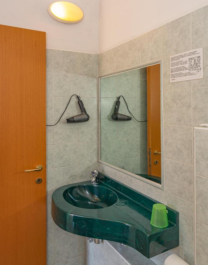 Hotel Dolly Viareggio Buitenkant foto